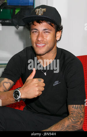 Tokyo, Japan. 30th May, 2017.  Neymar Jr poses for the cameras at GaGa MILANO Harajuku store on May 30, 2017, Tokyo, Japan. Many fans gathered in front of GaGa MILANO store in Tokyo's fashion district of Harajuku to get a glimpse of their idol. The Brazilian soccer player is in Japan to promote GaGa Milano watches. The brand is celebrating their 8th anniversary since its launch in Japan. Credit: Rodrigo Reyes Marin/AFLO/Alamy Live News Stock Photo