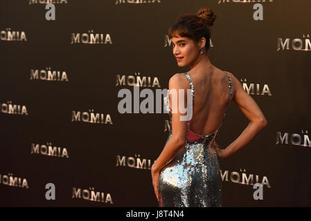 Madrid, Spain. 29th May, 2017. The French-Algerian actress Sofia Boutella, 35 years-old, poses for media during the premiere of 'La Momia' (The Mummy) at Callao cinema in Madrid. Credit: Jorge Sanz/Pacific Press/Alamy Live News Stock Photo