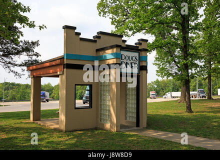 Picnic bench shelter in the shape of a structure (diner) you might see along Route 66 in Missouri Stock Photo