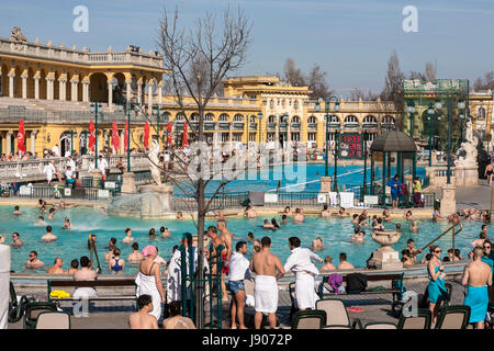 Outdoor pools at the Széchenyi Thermal Baths, Városliget, Budapest, Hungary: popular in early March! Stock Photo