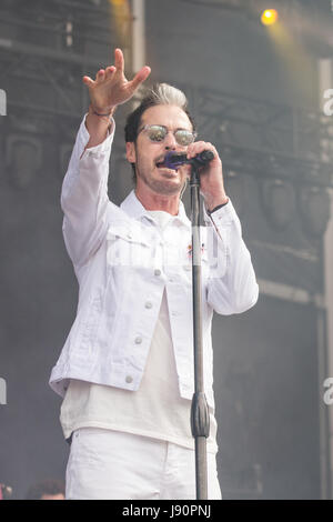 May 26, 2017 - Napa, California, U.S - MICHAEL FITZPATRICK of Fitz and the Tantrums during the BottleRock Napa Valley Music Festival in Napa, California (Credit Image: © Daniel DeSlover via ZUMA Wire) Stock Photo