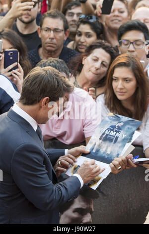 Madrid, Spain. 29th May, 2017. Tom Cruise attends 'The Mummy' premiere at Callao Cinema on May 29, 2017 in Madrid, Spain. | Verwendung weltweit Credit: dpa/Alamy Live News Stock Photo