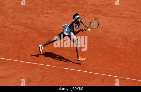 Paris, France. 31st May, 2017. Venus Williams of the United States competes during the women's singles second round match with Kurumi Nara of Japan at French Open Tennis Tournament 2017 in Roland Garros, Paris, France on May 31, 2017. Credit: Han Yan/Xinhua/Alamy Live News Stock Photo