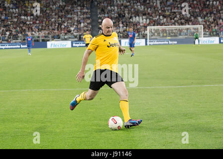Turin, Italy. 30th May, 2017. Football Charity Match, La Partita del Cuore 2017.Juventus Stadiun, Turin. Singers national football team vs.Champions of the reasearch football team.Gianni Infantino in full action. Credit: RENATO VALTERZA/Alamy Live News Stock Photo