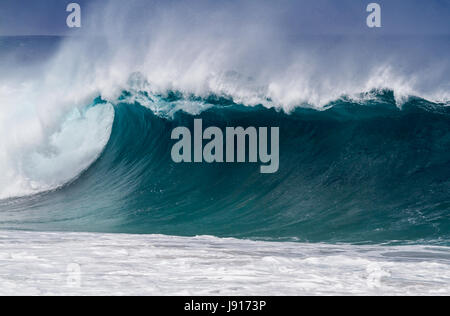Perfect surfing wave on the north shore of Oahu HI Stock Photo