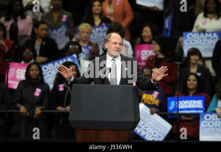 New Jersey Gov. Jon Corzine speaks to supporters at a campaign rally for his re-election at the Prudential Center  in Newark, New Jersey. November 1, 2009. Credit: Dennis Van Tine/MediaPunch Stock Photo