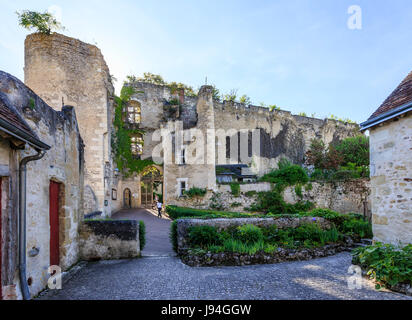 Indre et Loire, Montresor, labelled Les Plus Beaux Villages de France,  the ruins of the first castle forming the walls of the Renaissance castle Stock Photo