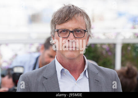 CANNES, FRANCE - MAY 18: (L-R) Actress Michelle William, Director Todd Haynes, actress Julianne Moore, actor Jaden Michael and actress Millicent Simmonds attend Wonderstruck' Photocall during the 70th annual Cannes Film Festival at Palais des Festivals on May 18, 2017 in Cannes, France. (Photo by Laurent Koffel/ImageCollect.com) Stock Photo