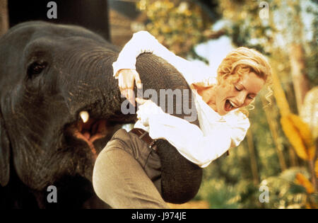 GEORGE - DER AUS DEM DSCHUNGEL KAM / George of the Jungle USA 1997 / Sam Weisman Szene mit LESLIE MANN (Ursula). Regie: Sam Weisman aka. George of the Jungle Stock Photo