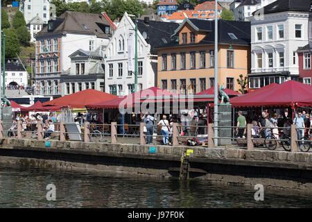 BERGEN MARKET SQUARE, NORWAY - MAY 27, 2017: Grocery stores that sell their goods to tourists a nice summer day in May. Stock Photo