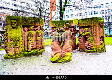 Berlin: Denkmal für die Frauen, die gegen den Arrest ihrer jüdischen Ehemänner protestierten; Memorial of the protest of women gainst the arrest of th Stock Photo