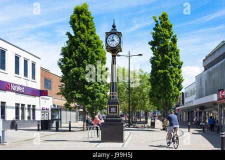 Pedestrianised London Road, Waterlooville, Hampshire, England, United Kingdom Stock Photo