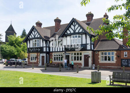 Dog & Parteridge Pub, The Green, Yateley, Hampshire, England, United Kingdom Stock Photo