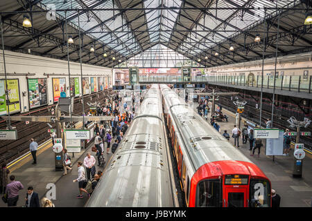 Earl's Court tube station during the evening rush-hour. Stock Photo