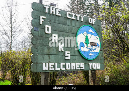 Welcome sign at the city limit of Forks - FORKS - WASHINGTON Stock ...