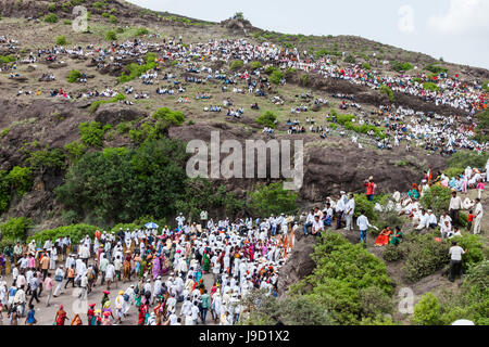Pilgrims in annual Palanquin Procession to Pandharpur Stock Photo