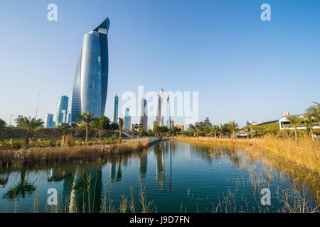 Al Hamra tower and the Al Shaheed Park, Kuwait City, Kuwait, Middle East Stock Photo