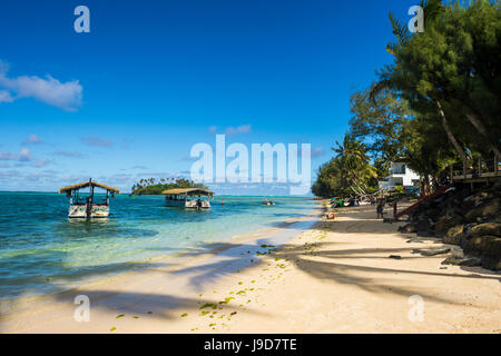 White sand beach and turquoise waters, Muri beach, Rarotonga and the Cook Islands, South Pacific, Pacific Stock Photo