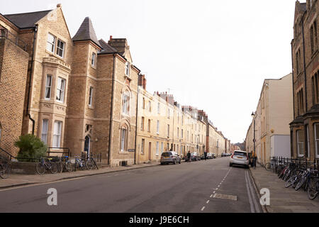 OXFORD/ UK- OCTOBER 26 2016: Exterior Of Terraced Houses In Oxford Stock Photo