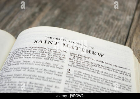 Title page for the book of Matthew in the Bible – King James Version Stock Photo