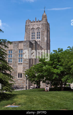 Firestone Library, the largest of Princeton's libraries, World famous ...