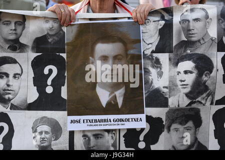 Madrid, Spain. 01st June, 2017. Pictures of missing people during the Spanish dictatorship of Francisco Franco. Credit: Jorge Sanz/Pacific Press/Alamy Live News Stock Photo