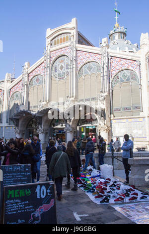 The 1914 Mercado Central, or Central Market, is a masterpiece of modernist architecture. It covers 8,000 square meters (or about 86,000 sq. ft.).exter Stock Photo