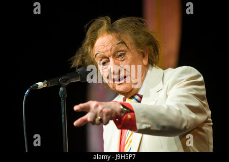 Hay on Wye, Wales, UK. 1st June 2017. Hay Festival 2017. Legendary comedian Sir Ken Dodd performing The Ken Dodd Happiness Show on stage at Hay Festival. Credit: Jeff Morgan/Alamy Live News Stock Photo