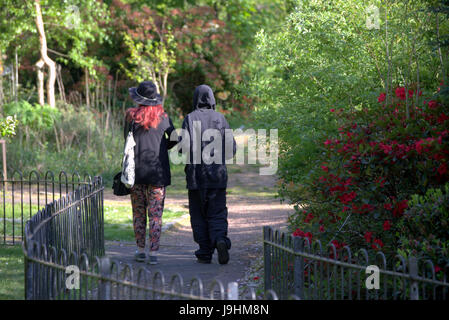 Glasgow Kelvingrove park scenes couples holding hands Stock Photo