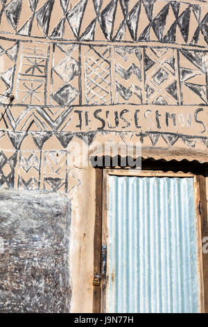 Tiebelè, the royal court made by painted kassena houses, Burkina Faso Stock Photo