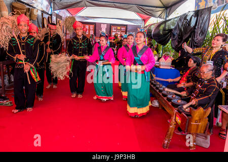 Gathering of indigenous kadazandusan groups on last day of Pesta Kaamatan or harvest festival at Hogkod Koisaan KDCA in Kota Kinabalu Sabah Malaysia Stock Photo