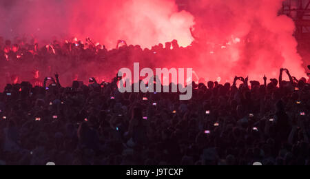 Nuremberg, Germany. 2nd June, 2017. View of the audience during a concert at the Rock im Park music festival in Nuremberg, Germany, 2 June 2017. The festival continues until 4 June. Photo: Daniel Karmann/dpa/Alamy Live News Stock Photo