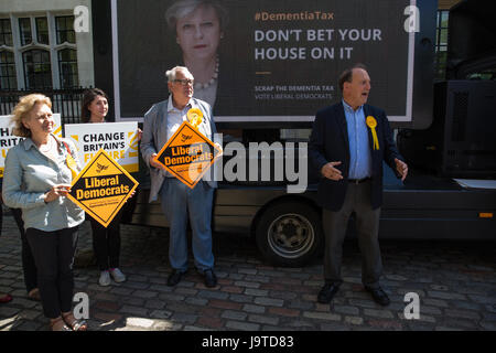 London, UK. 3rd June, 2017. Sir Simon Hughes, Liberal Democrat candidate and former Member of Parliament for Southwark and Old Bermondsey, unveils a new, hard-hitting Dementia Tax poster featuring an image of Prime Minister Theresa May accompanied by the words ‘Don’t bet your house on her’. Credit: Mark Kerrison/Alamy Live News Stock Photo
