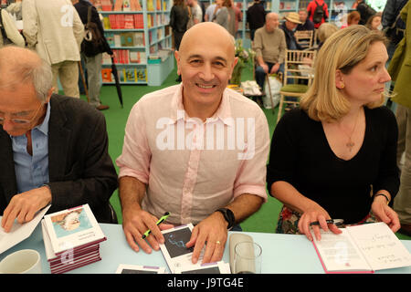 Hay Festival 2017 - Hay on Wye, Wales, UK - Saturday 3rd June 2017 - Professor Jim Al-Khalili busy signing copies of the new Ladybird edition Quantum Mechanics -  Steven May / Alamy Live News Stock Photo