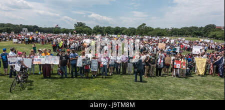 Washington, DC, USA. 3 June, 2017.  Participants in March for Truth rally near Washington Monument arrange for aerial photo after listening to speakers calling for investigation of Trump's collusion with Russia. Credit: Bob Korn/Alamy Live News Stock Photo