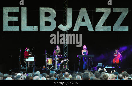 Elbjazz 2017, Agnes Obel live, Blohm & Voss, Hamburg, Deutschland Stock Photo
