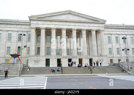 The Smithsonian American Art Museum and National Portrait Gallery, part of the Donald W. Reynolds Center, Washington D.C., USA Stock Photo