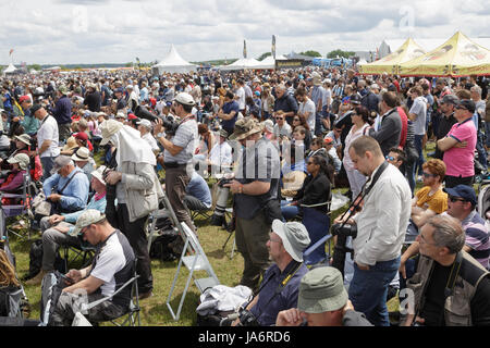 La Ferte Alais, France. 4th June, 2017. Crowds enjoy the airshow at the Aerodrome de Cerny, La Ferte Alais. Credit: Julian Elliott/Alamy Live News Stock Photo