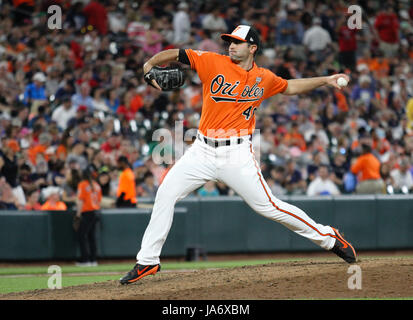 Tucson's J.J. Hardy, Orioles shortstop, catches U.S. Open