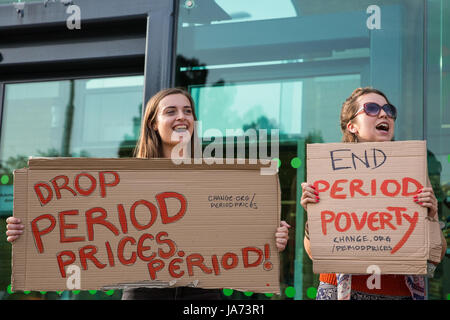 London, UK. 24th August, 2017. Campaigners outside an Asda supermarket in Stepney Green call on the supermarket to reduce its prices for tampons to bring it into line with other supermarkets which have reduced prices to offset the 'tampon tax'. Credit: Mark Kerrison/Alamy Live News Stock Photo