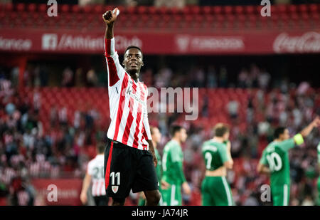 Bilbao, Spain. 24th Aug, 2017. Iñaki Williams (Forward, Athletic Club) celebrates the victory of his team during the football match of 3rd leg of third qualifying round of 2017/2018 UEFA Europa League between Athletic Club and Panathinaikos FC at San Mames Stadium on August 24, 2017 in Bilbao, Spain. Credit: David Gato/Alamy Live News Stock Photo