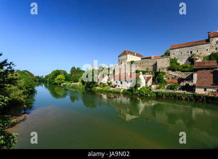 France, Haute Saone, Pesmes, labelled Les Plus Beaux Villages de France (The Most beautiful Villages of France), and the Ognon river Stock Photo