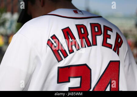 The jersey of Washington Nationals' Bryce Harper is signed on the letters  as he prepares to bat during the inning first inning against the New York  Mets at Nationals Park, Sunday, Sept.