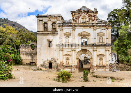 Church ruins in colonial city & UNESCO World Heritage Site of Antigua, Guatemala, Central America Stock Photo