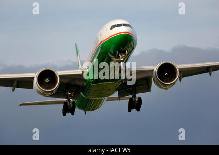 B-16707 EVA Airways Boeing 777-300 cn-33751/634 on final approach for landing at London Heathrow airport Stock Photo