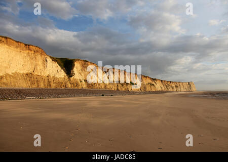 View on the cliff and the beach at the cap Blanc-nez, in the north of France near Boulogne-Sur-Mer. Stock Photo