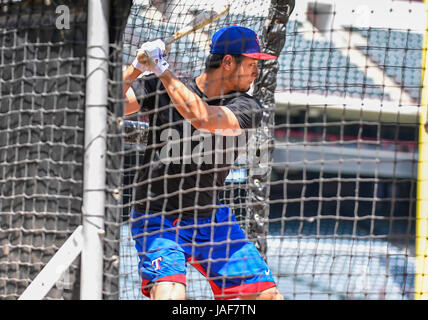 Yu Darvish dazzles in Rangers spring training debut - The