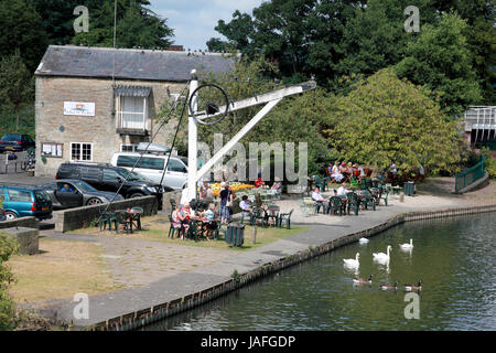 The Tea Shop by the Canal next to the Kennet and Avon Canal, Newbury Berkshire Stock Photo