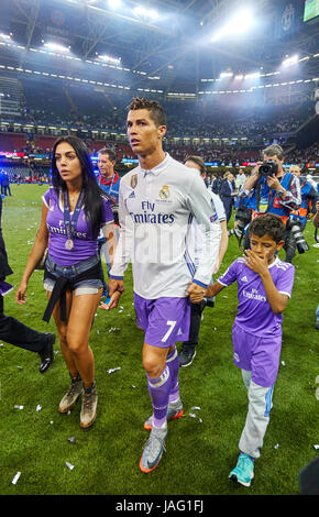 UEFA Champions League, Final, Cardiff, June 03 2017  Cristiano RONALDO, Real Madrid 7 with girlfriend Georgina and son Cristiano Jr. celebrates the tr Stock Photo