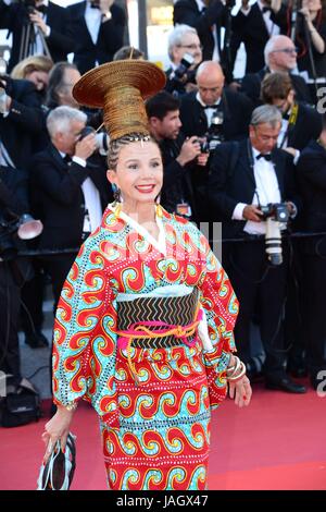 Victoria Abril  Arriving on the red carpet for the film 'Ismael's Ghosts' (Les Fantômes d'Ismael)  70th Cannes Film Festival  May 17, 2017 Photo Jacky Godard Stock Photo